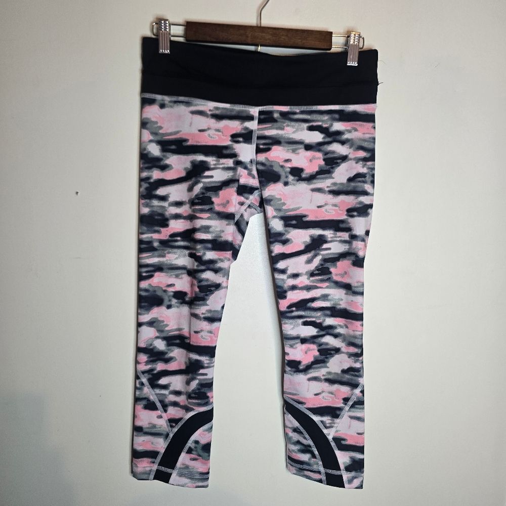 Lululemon Women’s Wunder Under Pink Wamo Camo Crop Leggings Size 6